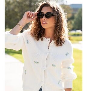 Cottage Cardigan with floral Embroidery